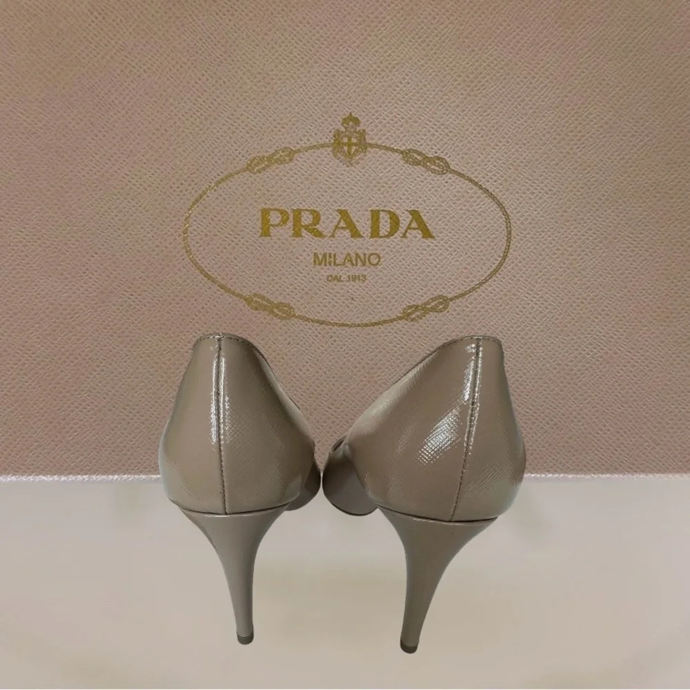 PRADA Calzature Donna Vernice St. Saffiano Cammeo Pump Heels - Picture 9 of 13